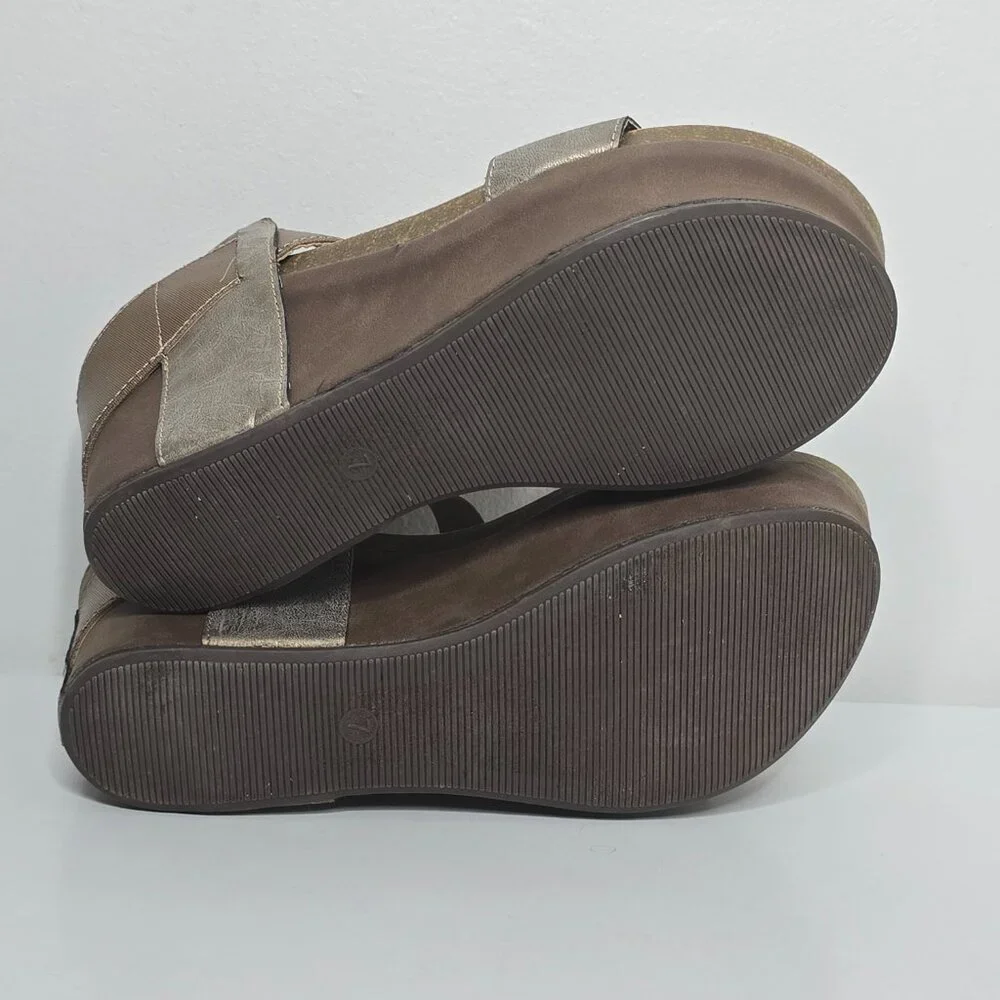 Corkys Sandals Womens‎ US 7 Platform Wedge Ankle Strap Metallic